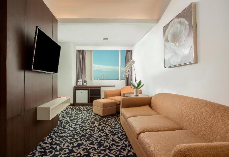Business Suite Room